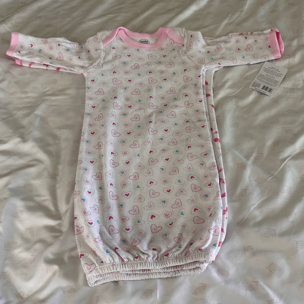 NWT Luvable Friends 3 pc gown set